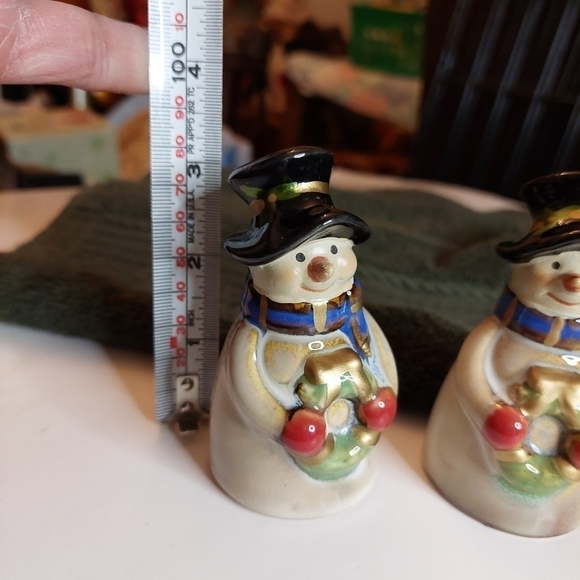 Vintage Jolly Snowman Salt & Pepper Shakers - Picture 9 of 9
